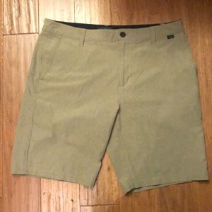 Nitrous Black olive/tan shorts